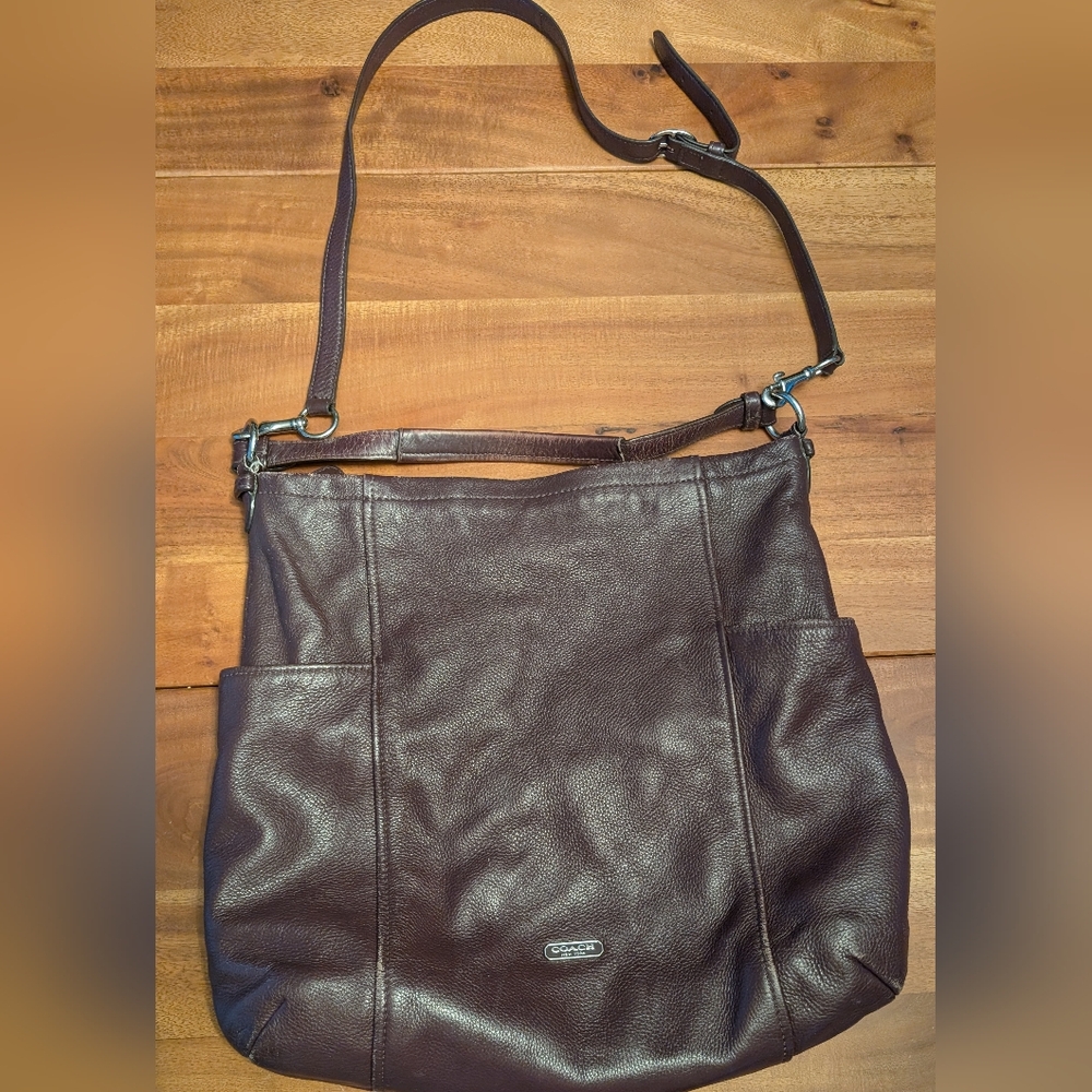Coach Brown Leather Shoulder Bag with Timeless Design